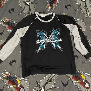 butterfly longsleve multcolor shirt